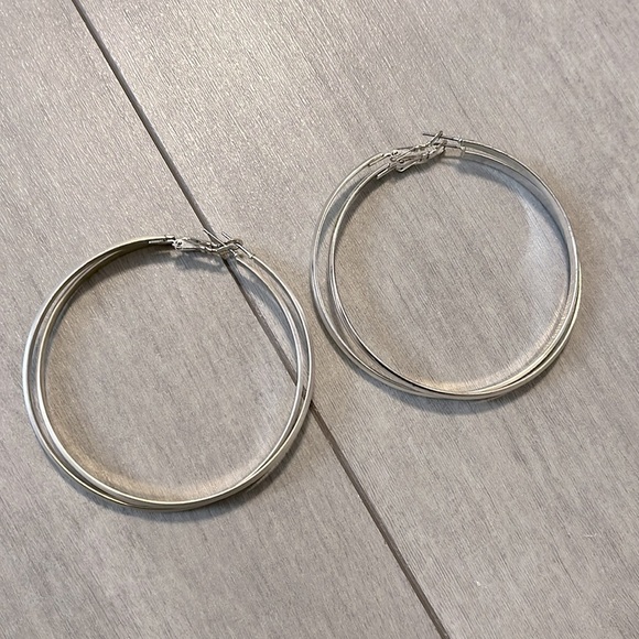 Jewelry - Set Large Hoop Earrings in Brushed Silver and Solid Silver
